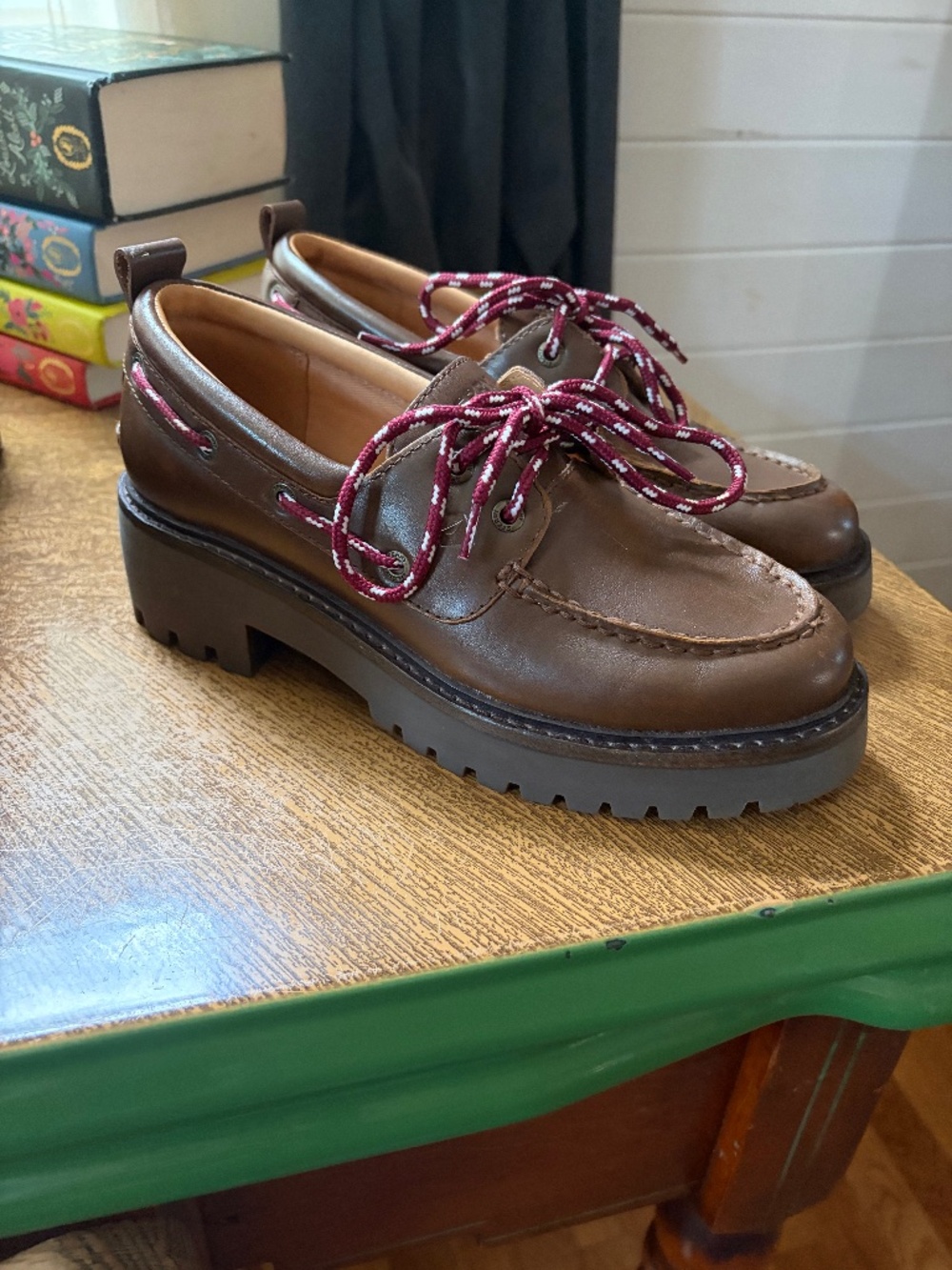 Sperry lug sole boat shoes size 6